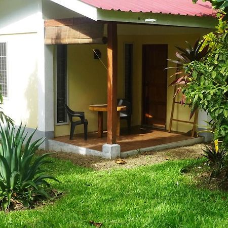 Acacia'S Cottages With Starlink Wifi มัมบาเฮา ภายนอก รูปภาพ