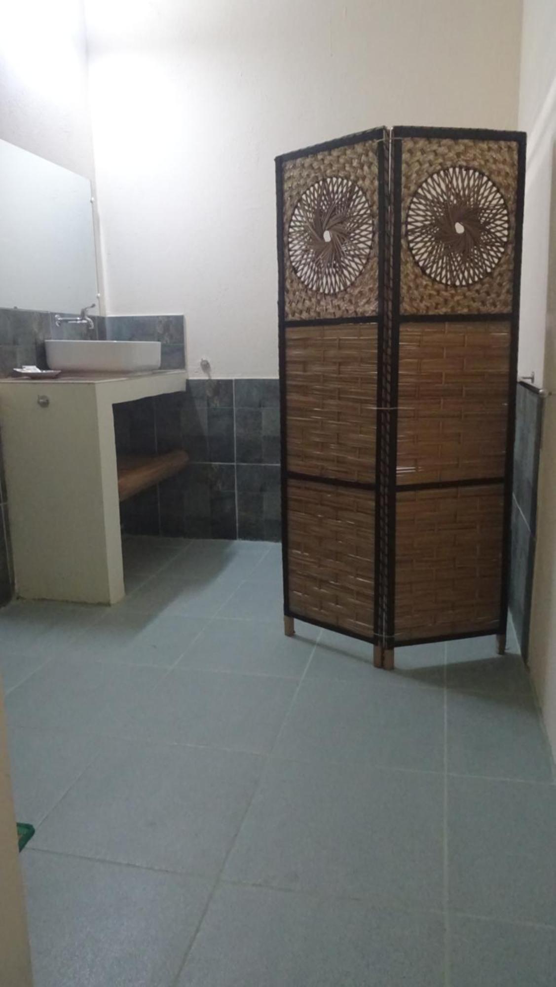Acacia'S Cottages With Starlink Wifi มัมบาเฮา ภายนอก รูปภาพ