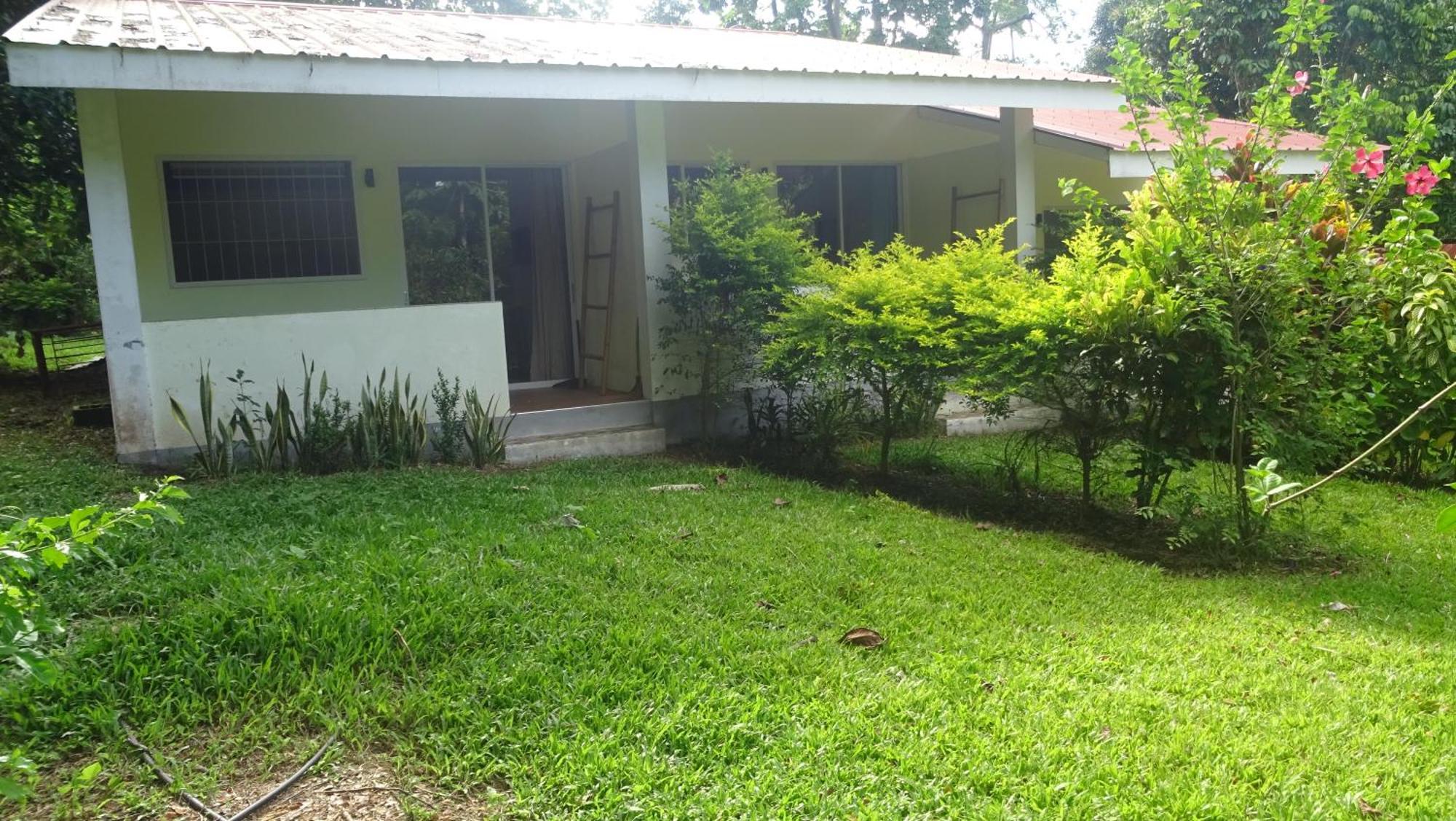 Acacia'S Cottages With Starlink Wifi มัมบาเฮา ภายนอก รูปภาพ