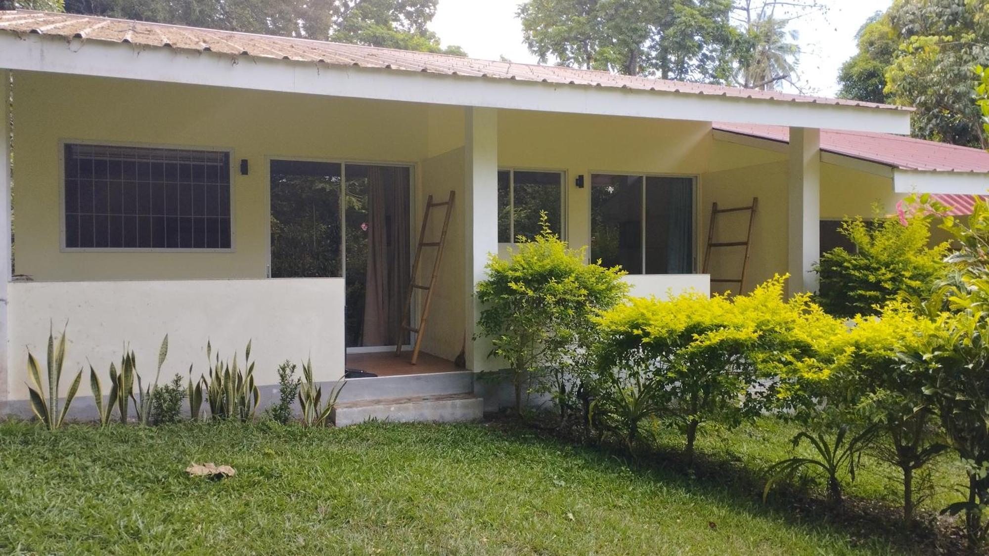 Acacia'S Cottages With Starlink Wifi มัมบาเฮา ภายนอก รูปภาพ