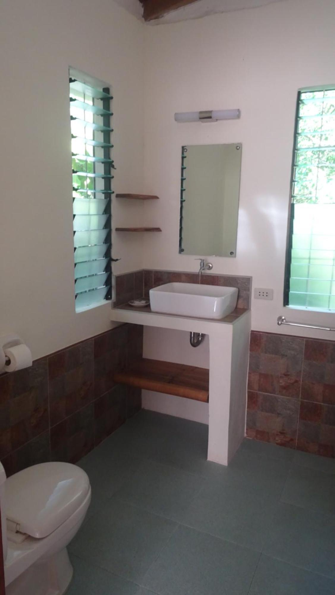 Acacia'S Cottages With Starlink Wifi มัมบาเฮา ภายนอก รูปภาพ